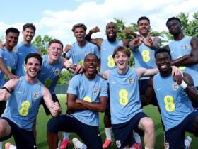 Inglaterra x Croácia: onde assistir ao vivo e as prováveis escalações da estreia na Copa do Mundo 2026. Imagem: Seleção da Inglaterra/Divulgação
