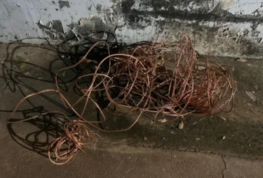 Foto de fios de cobre apreendidos pela polícia civil
