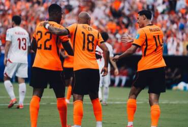 Holanda x Marrocos: onde assistir ao vivo e prováveis escalações do duelo pelas oitavas da Copa do Mundo. Imagem: Seleção holandesa