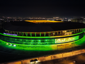 Arena do Grêmio recebe iluminação em verde e amarelo