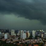Onda tropical quebra a seca em Mato Grosso e ativa ‘rio atmosférico’ com chuvas de 100 mm