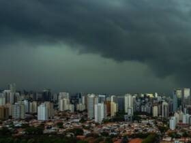 Onda tropical provocara aA Oscilação de Madden-Julian (OMJ) impulsionará tempestades sobre o Brasil semana que vem, trazendo acumulados altos de chuva mesmo na estação seca. umento das chuvas no brasil em pleno periodo seco entenda 1780579332356_1024