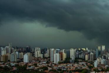 Onda tropical provocara aA Oscilação de Madden-Julian (OMJ) impulsionará tempestades sobre o Brasil semana que vem, trazendo acumulados altos de chuva mesmo na estação seca. umento das chuvas no brasil em pleno periodo seco entenda 1780579332356_1024