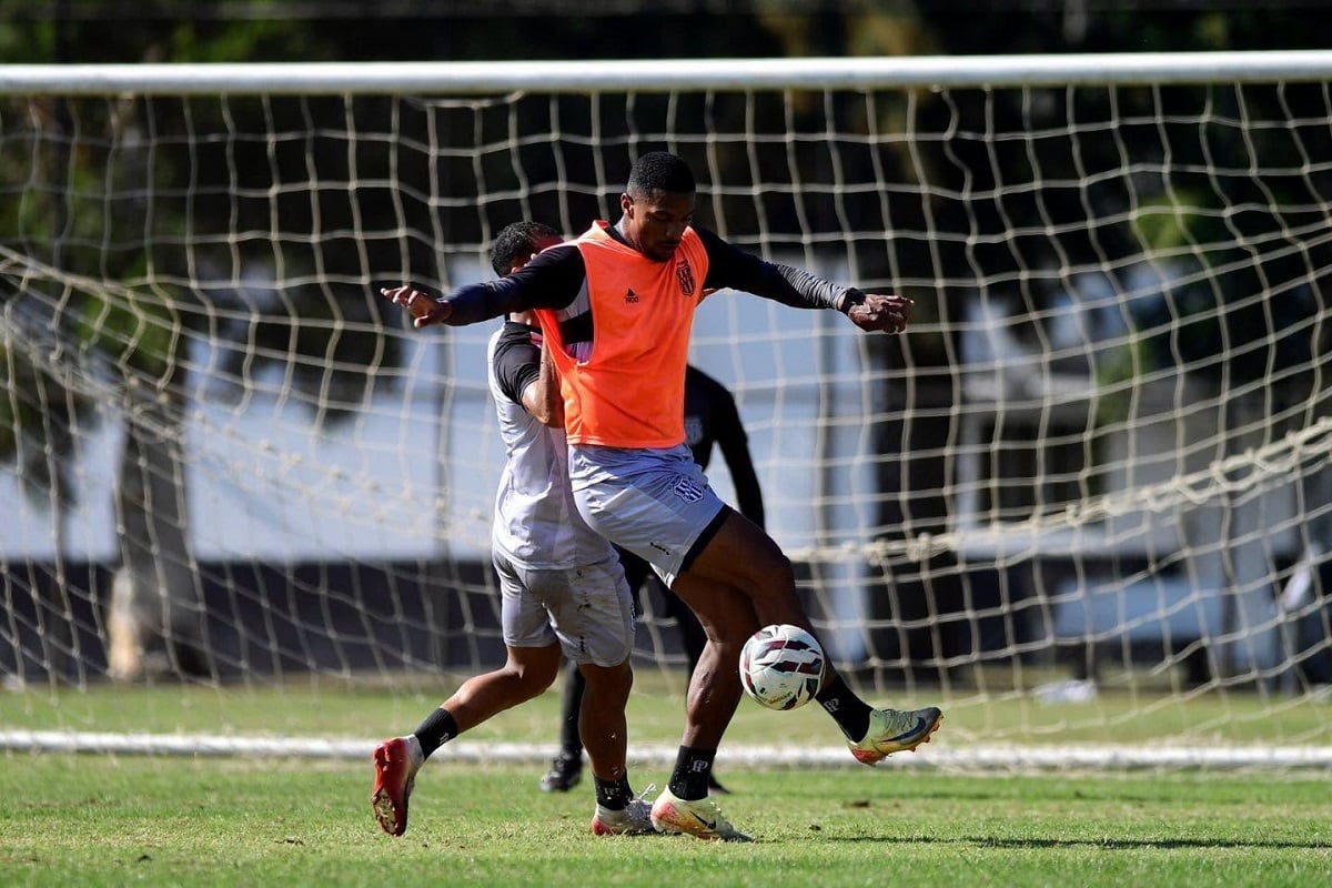 Atlético-GO x Ponte Preta: saiba onde assistir ao vivo e veja as prováveis escalações. Imagem: Marcos Ribolli/Ponte Preta Press