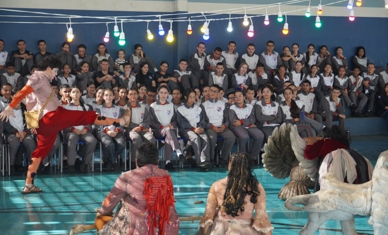 Teatro e reflexão social: espetáculo “Sinhadores: pelo direito à terra” chega a Lucas do Rio Verde