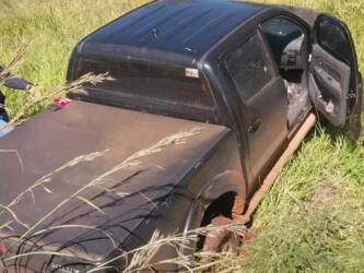 Veiculo de suspeito de feminicidio em fuga para o paraguai