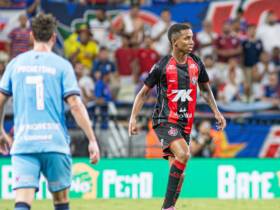 Vitória x Fortaleza: onde assistir, escalações e tudo sobre a Final da Copa do Nordeste 2026. Imagem: Victor Ferreira/EC Vitória