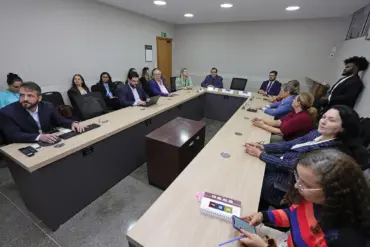 Central de Processamento Eletrônico recebe comitiva