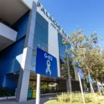 Tribunal de Justiça de Mato Grosso cria vaga de estacionamento exclusiva para autistas em sua sede