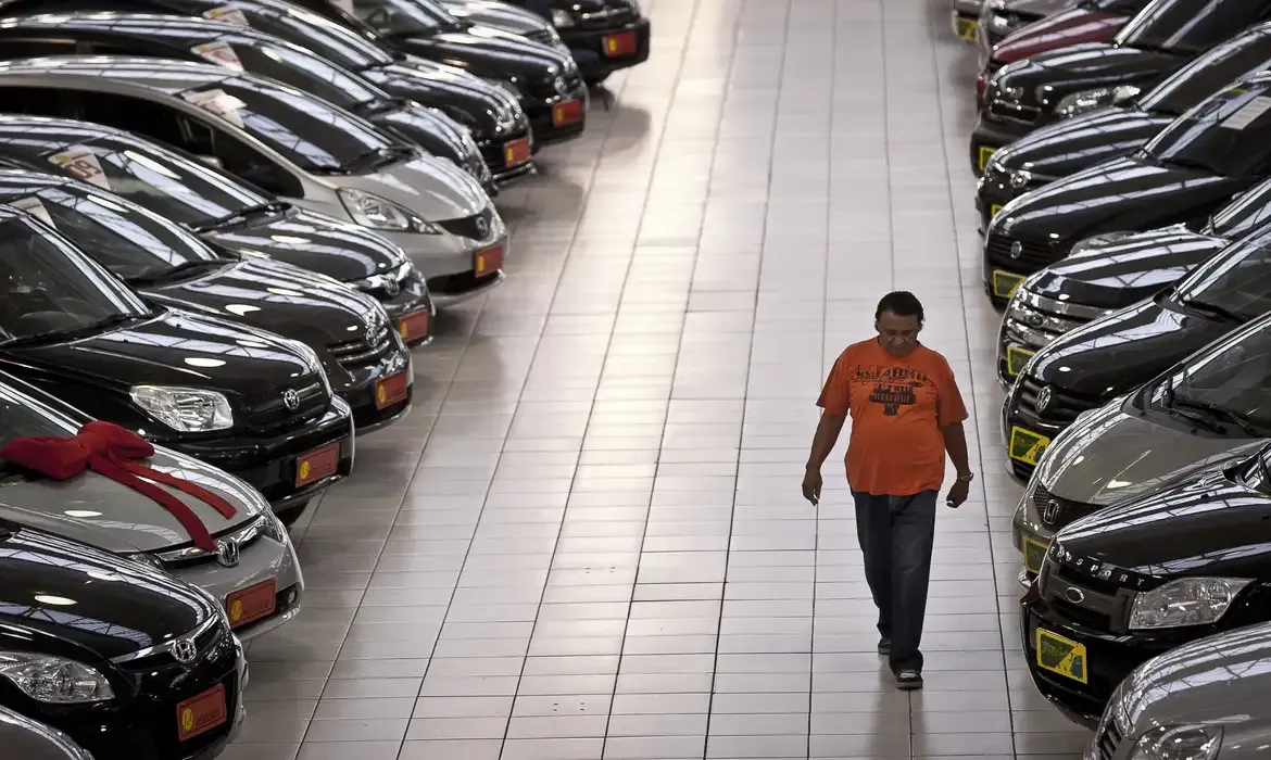 Veículos têm produção 8,8% maior no primeiro semestre, aponta Anfavea