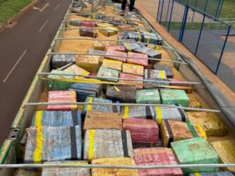 Carreta é apreendida com carga de maconha que seria levada ao Porto de Paranaguá