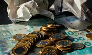 Economia avança 0,7% em maio impulsionada pelo consumo das famílias, aponta FGV