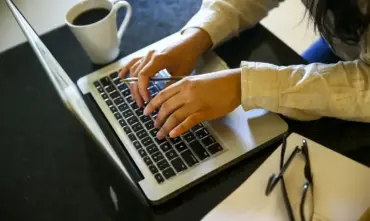 Mulheres podem se inscrever em formação digital gratuita da ONU