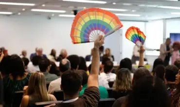 Rio regularizará salários atrasados do programa Rio Sem LGBTIfobia