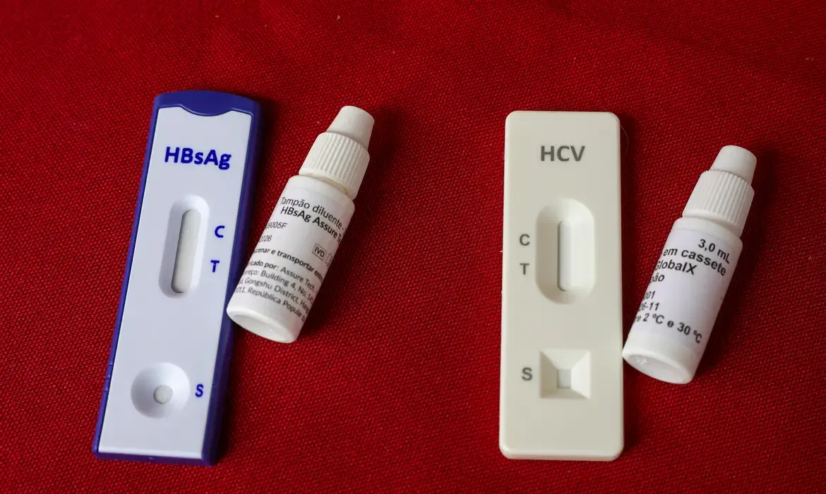Hepatites virais ganham alerta nacional sobre prevenção e diagnóstico precoce