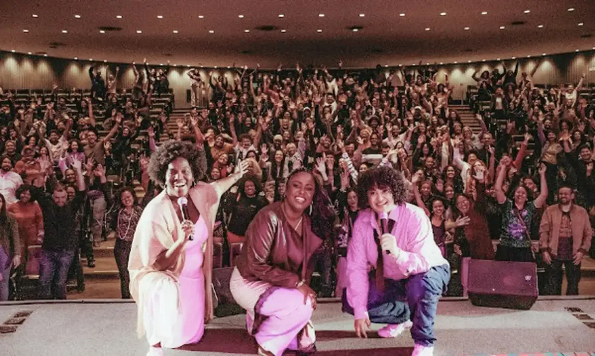 Humor transforma preconceitos em reflexão no projeto Humor Negro