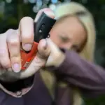 Spray ganha críticas de promotora após aprovação de projeto para defesa pessoal