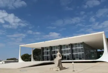 Bolsonaro reforça pedido para manter prisão domiciliar no STF