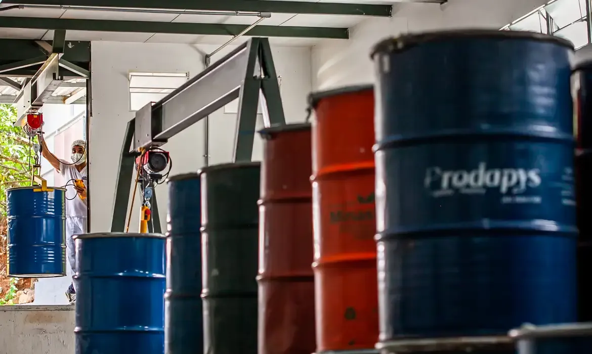 Indústria registra queda de 0,2% na produção em maio