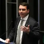 Flávio será ouvido em investigação por calúnia contra Lula, pede PGR