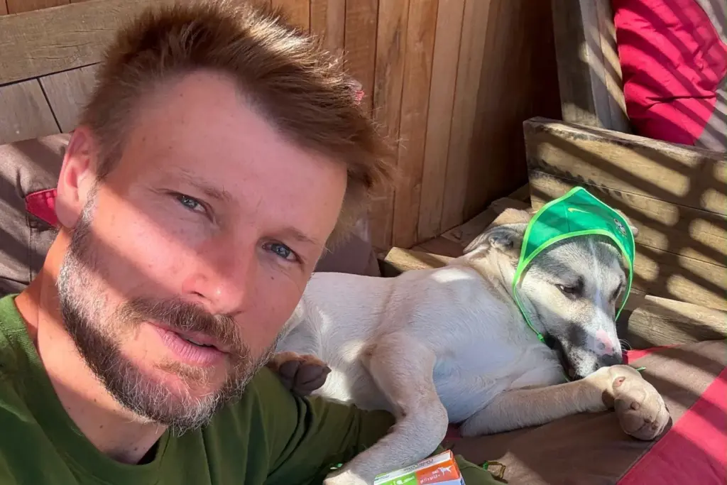 Rodrigo Hilbert ajuda motorista após carro atolar e relato viraliza nas redes