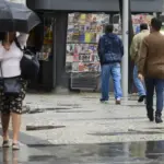 Ressaca provoca alerta no Rio com ondas de até 2,5 metros
