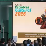 Gasolina deve seguir tendência de queda após recuo do petróleo, diz Petrobras