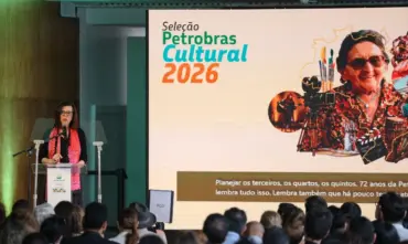 Gasolina deve seguir tendência de queda após recuo do petróleo, diz Petrobras