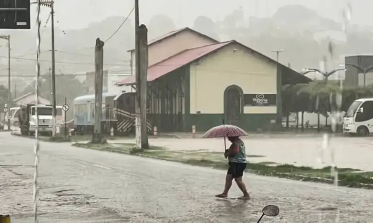 Inmet alerta para chuvas intensas no Nordeste e no Norte neste sábado (4)