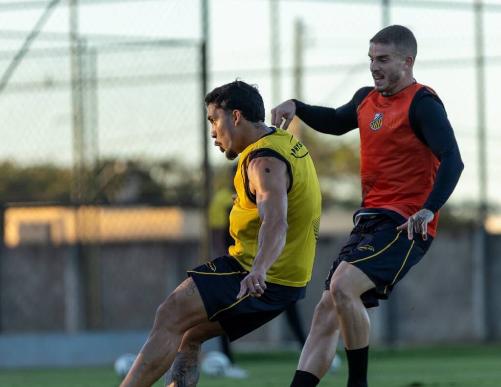 Novorizontino x Atlético-GO: onde assistir e escalações para o duelo da Série B. Imagem: @juan_rodrigs04 /Novorizontino