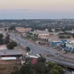 Freio nas motosserras: Justiça suspende corte de árvores em avenida de Cuiabá