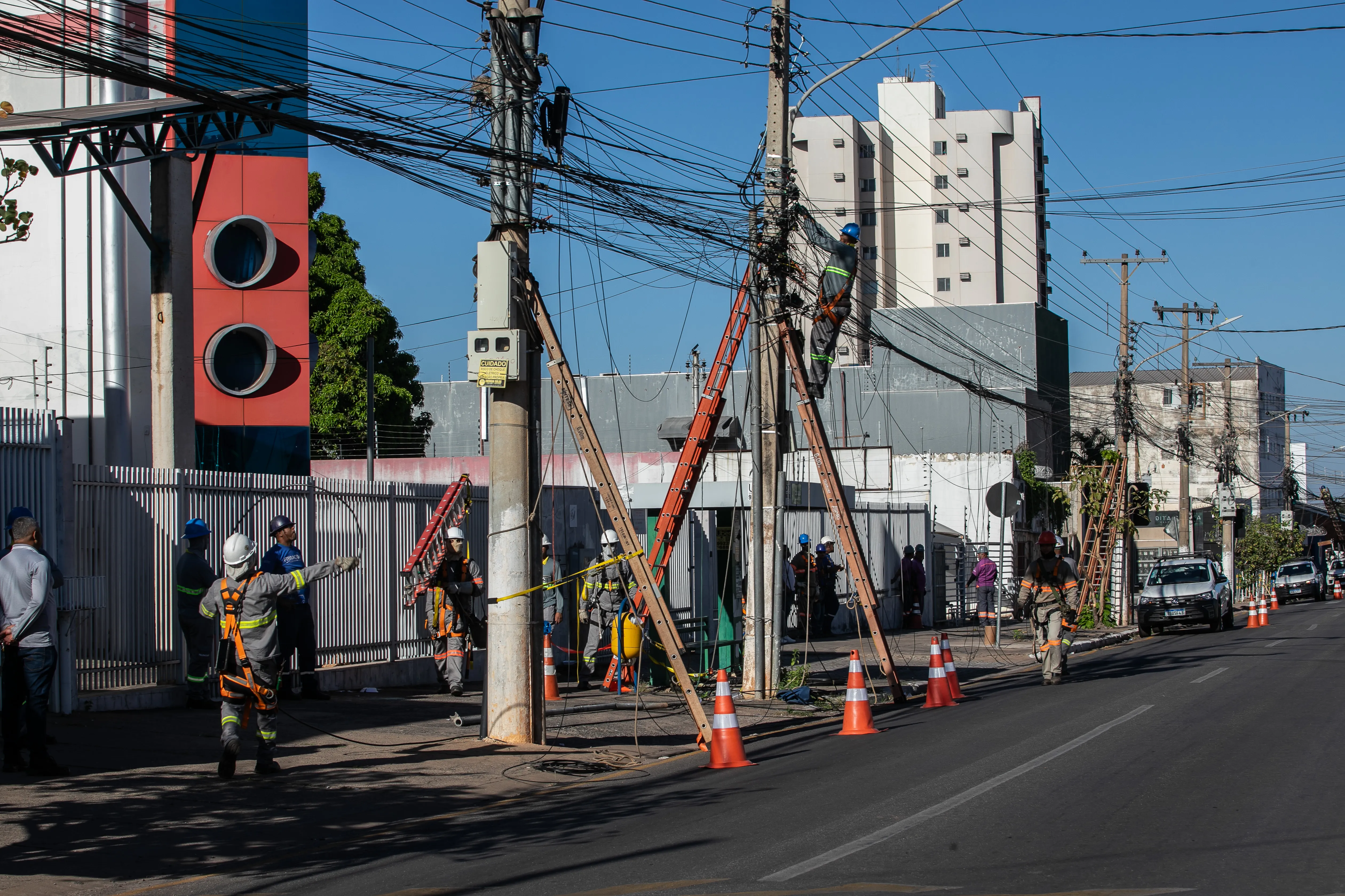 Sem internet por causa da Operação Telefone sem Fio? Procon de Cuiabá orienta sobre direitos