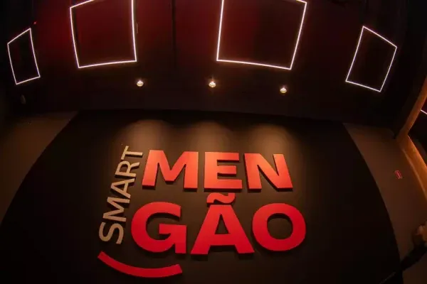 Smart Fit inaugura academia temática do Flamengo