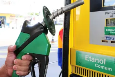 Mistura de etanol na gasolina pode subir para 32% e gera debate sobre impactos na frota brasileira