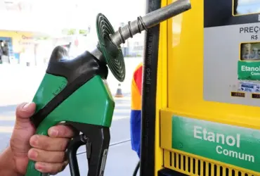 Mistura de etanol na gasolina pode subir para 32% e gera debate sobre impactos na frota brasileira