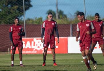 CRB x Náutico: onde assistir ao vivo e prováveis escalações pela Série B. Imagem: Francisco Cedrim/CRB