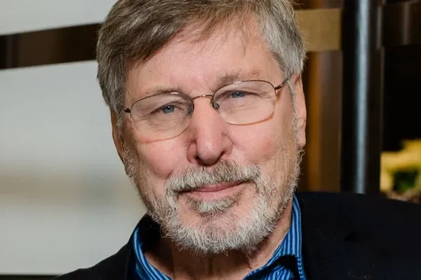 Psiquiatra Bessel van der Kolk