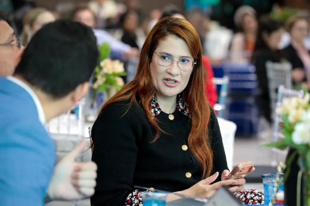 Infraestrutura de escolas é prioridade da educação pública, diz Flávia Soares
