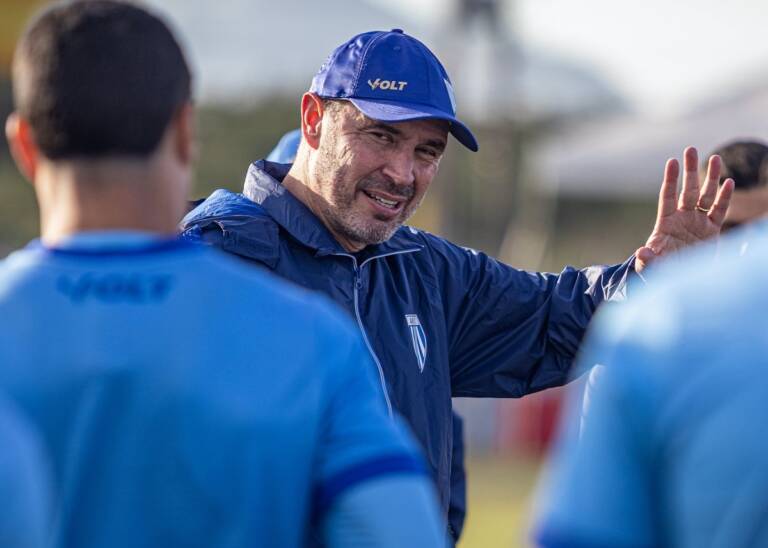 Avaí x Náutico: onde assistir ao vivo e prováveis escalações pela Série B. Imagem: Leandro Boeira Avaí Futebol Clube