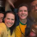 Karaokê marca reação à eliminação do Brasil