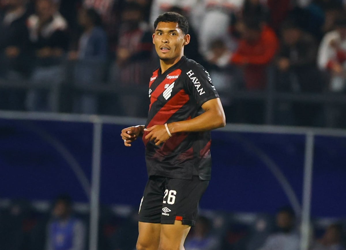 Athletico-PR x Internacional: onde assistir ao vivo e tudo sobre o jogo do Brasileirão