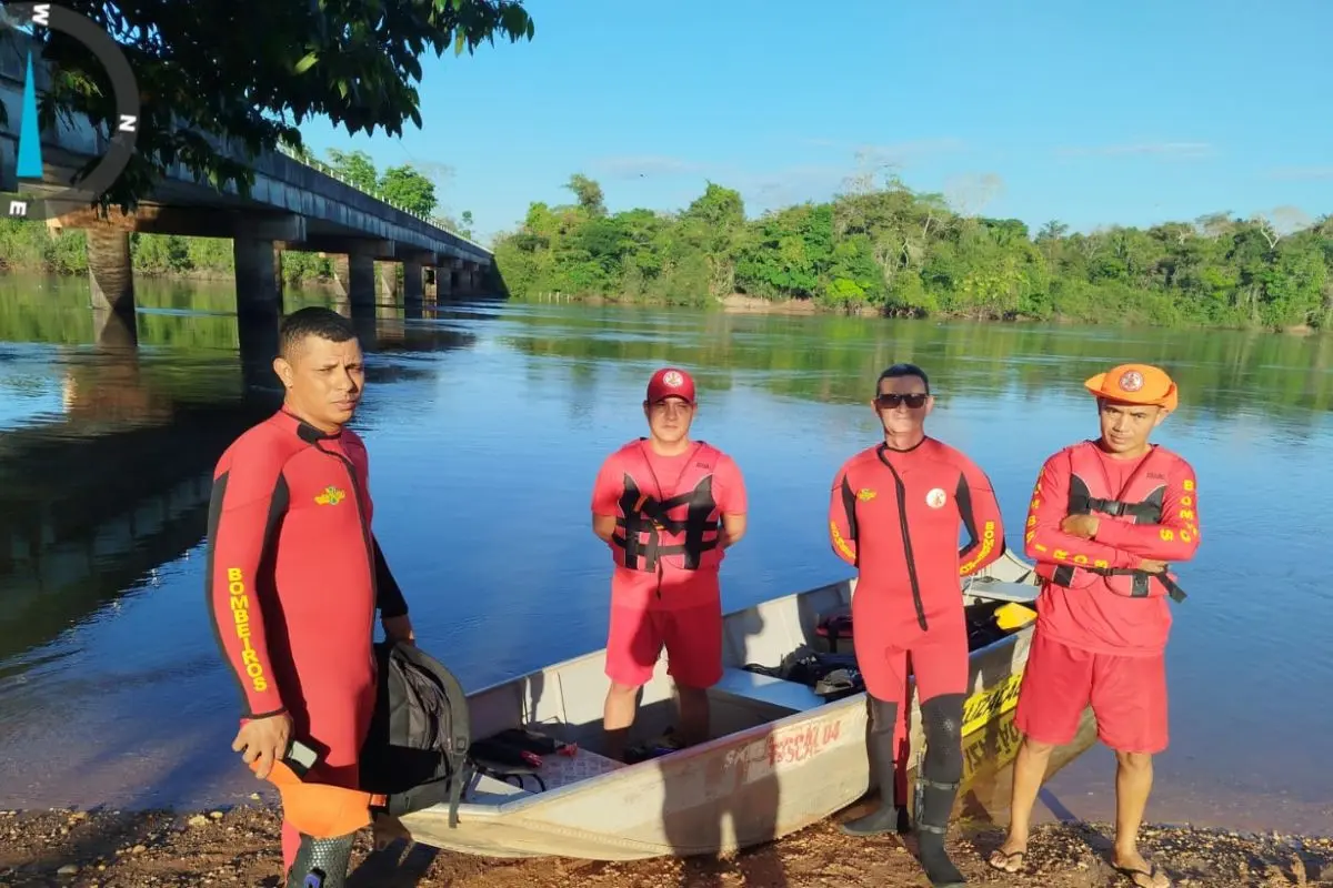 Bombeiros resgatam corpo de jovem de 20 anos que afundou no Rio Arinos, em Mato Grosso