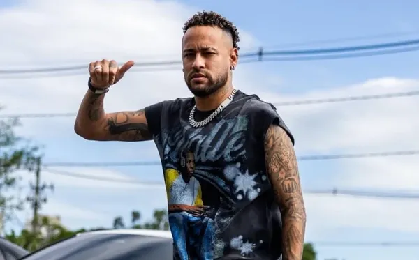 Vídeo de Neymar viraliza, mas é falso