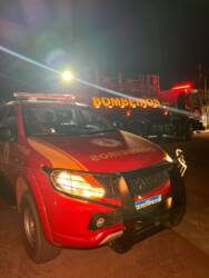 Incêndio atinge sistema de baterias de torre de internet em Lucas do Rio Verde22.30.22 (2)