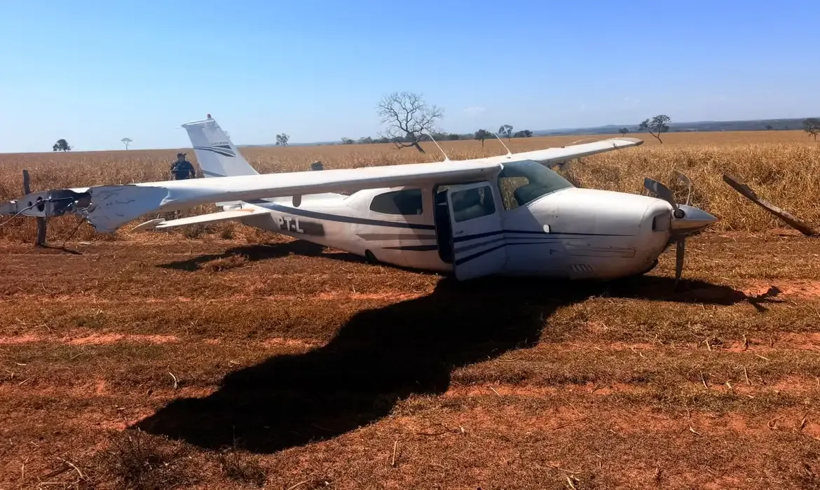 FAB intercepta aeronave suspeita vinda da Bolívia durante operação aérea
