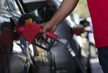 Etanol na gasolina tem aumento adiado pelo governo após pedido de testes