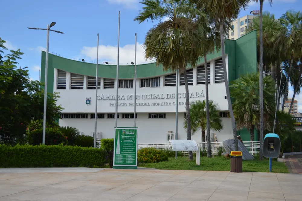Câmara Municipal de Cuiabá exonera assessor parlamentar alvo de prisão na Operação Replay contra facção criminosa