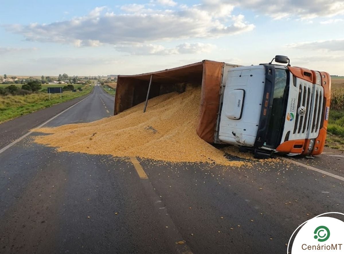 Polícia Militar atende tombamento de caminhão de milho na MT-240 em subida de serra