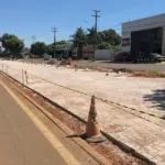 Estacionamento no canteiro central da Avenida Joaquim Socreppa entra na reta final em Sinop