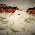 Cidades sobre o ouro: Casas rachadas por túneis clandestinos de mineração geram remoção às pressas em Poconé